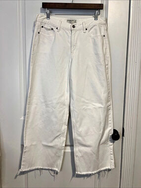 ‘ABERCROMBIE’ THE ULTRA LOOSE LOW RISE JEAN SIZE 28